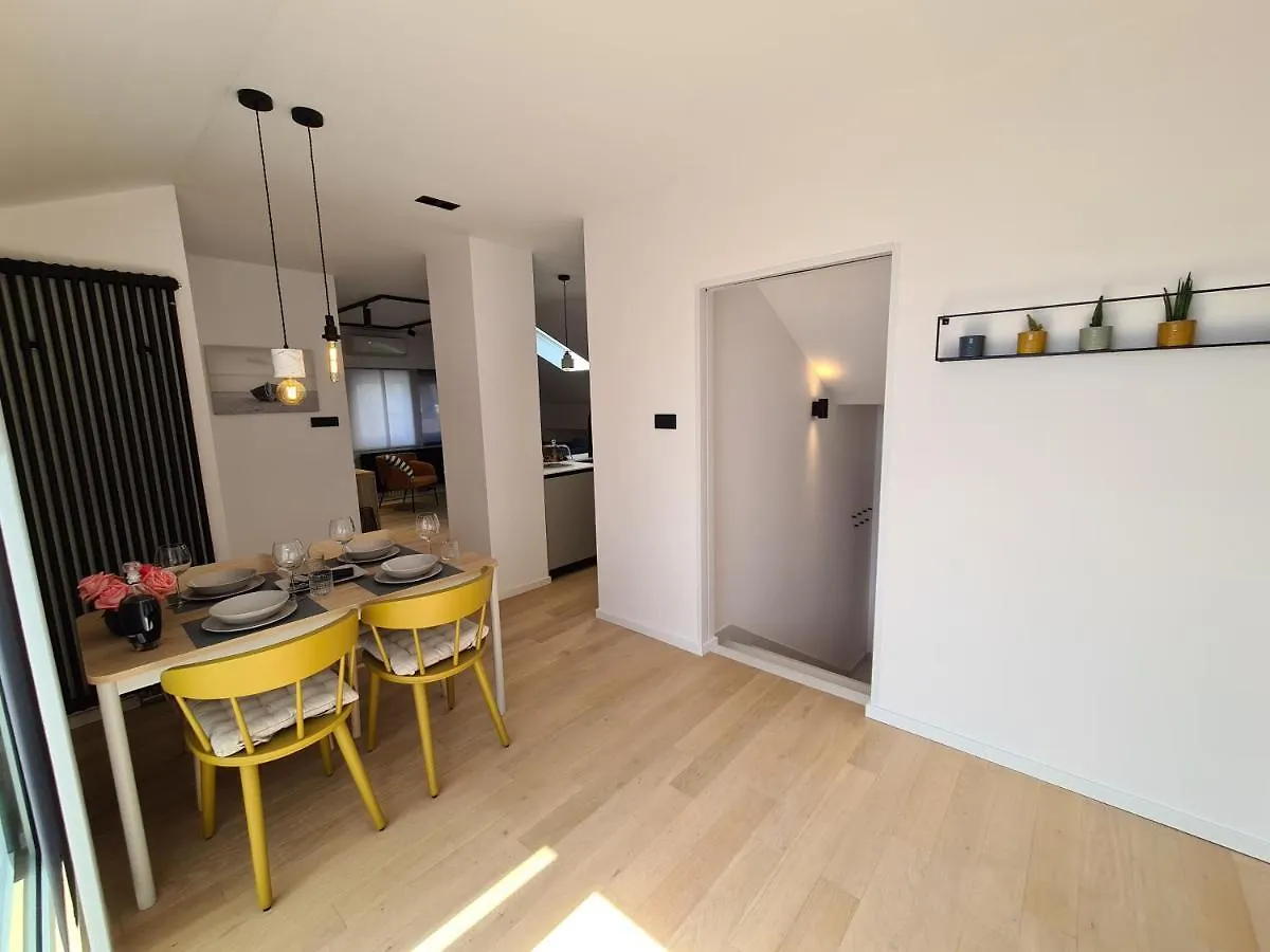 Superior Luxury 4 Stars Vorgesetzter 4 Sterne Apartments 150M To Sea, To Sandy And Pebble Beach Crikvenica 0*,  Croatia