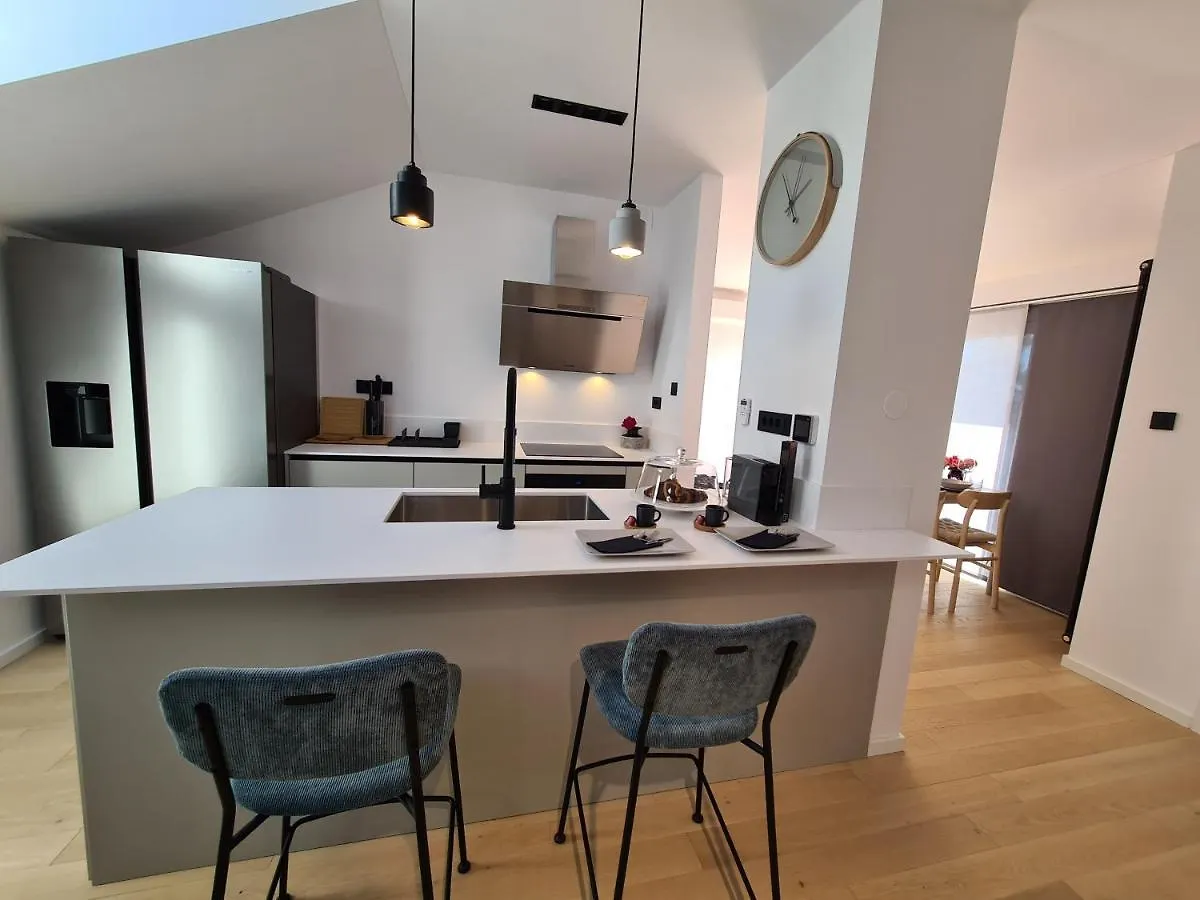 Superior Luxury 4 Stars Vorgesetzter 4 Sterne Apartments 150M To Sea, To Sandy And Pebble Beach Crikvenica